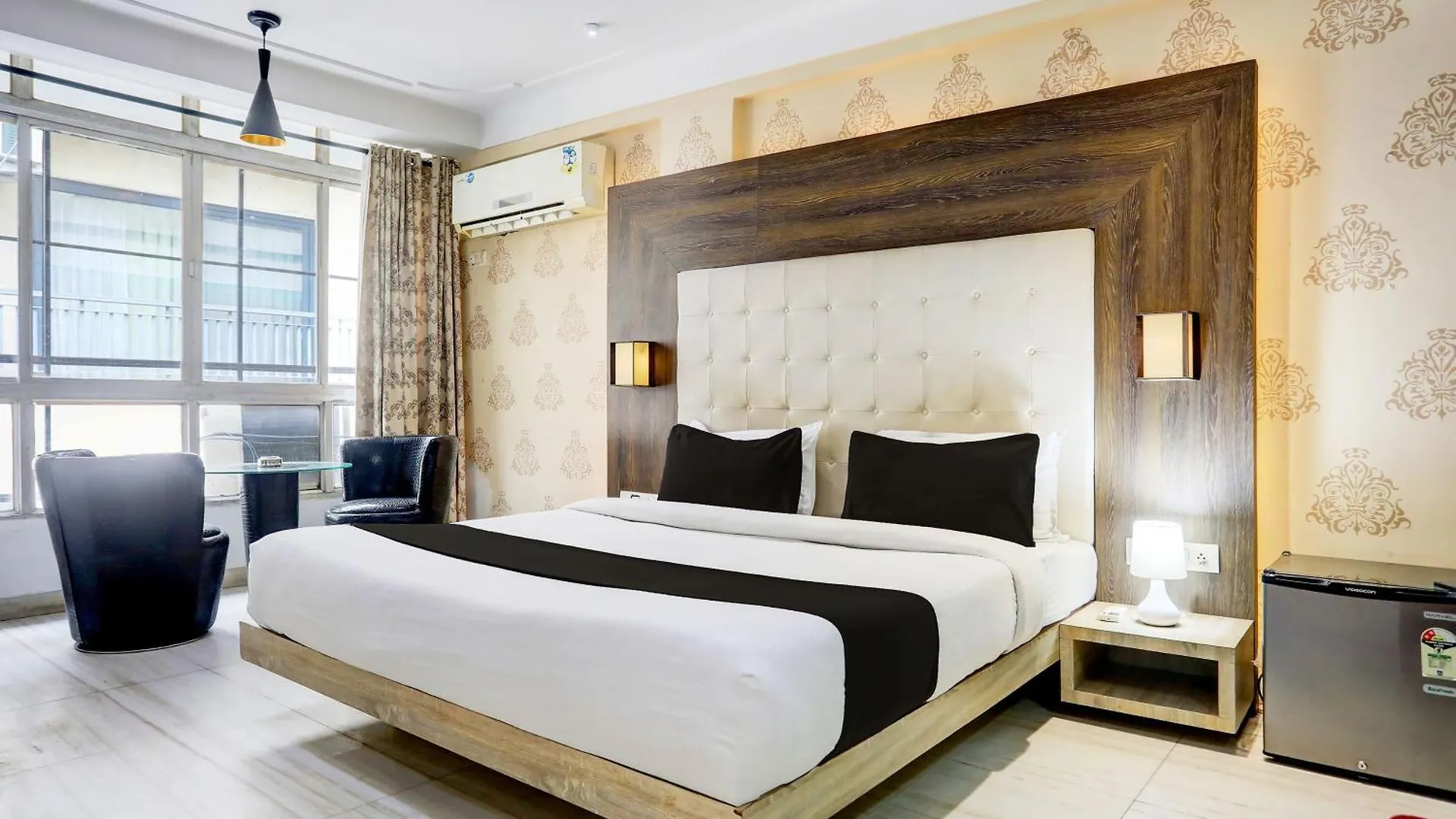 Hotel Super Collection O Lake Palace Road Udaipur